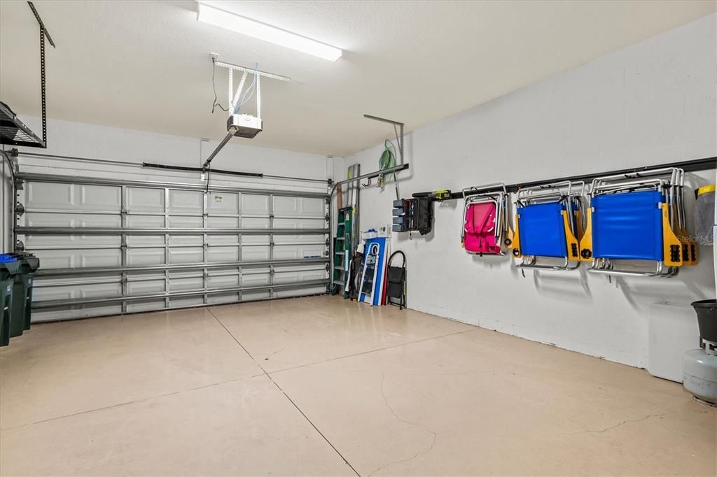 Activo con contrato: $425,000 (3 camas, 2 baños, 1416 Pies cuadrados)