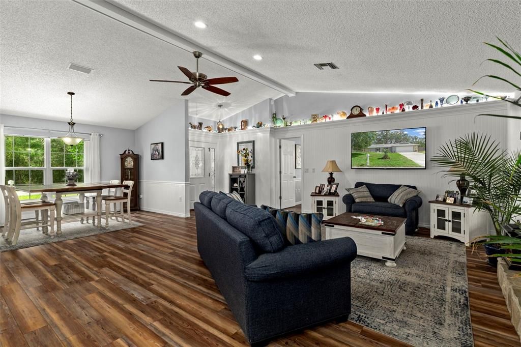 Activo con contrato: $299,900 (2 camas, 2 baños, 1644 Pies cuadrados)