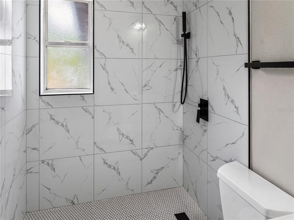 En Venta: $375,000 (3 camas, 2 baños, 1190 Pies cuadrados)