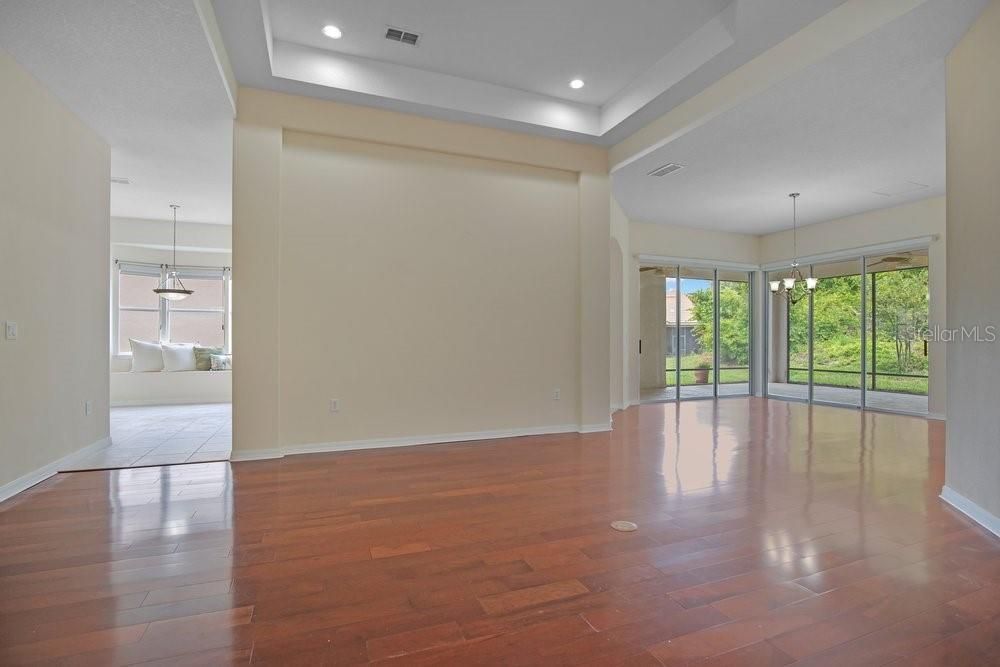 For Sale: $385,000 (3 beds, 2 baths, 2147 Square Feet)