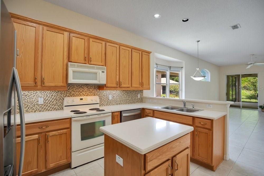 For Sale: $385,000 (3 beds, 2 baths, 2147 Square Feet)