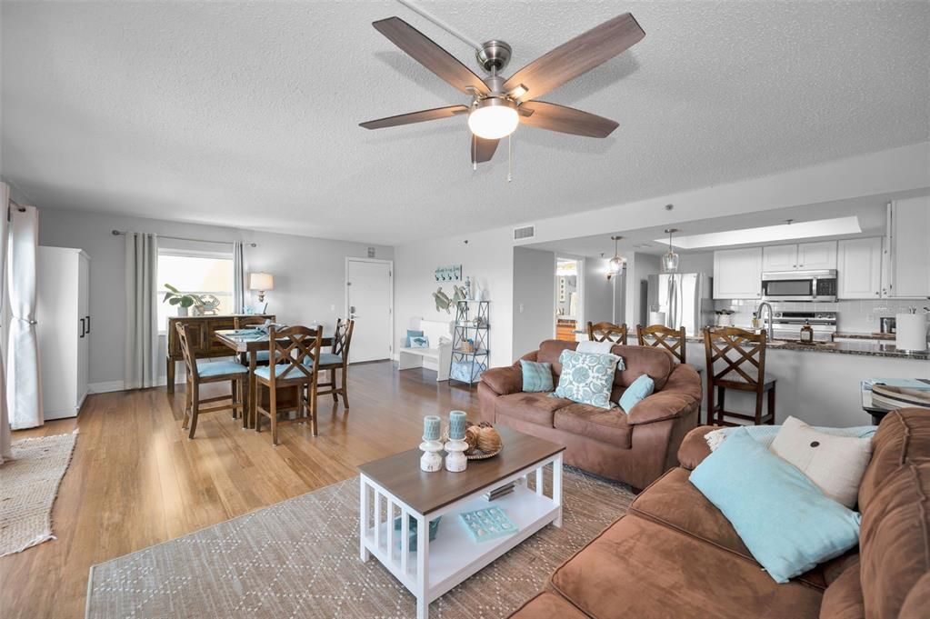 For Sale: $729,000 (2 beds, 2 baths, 1130 Square Feet)