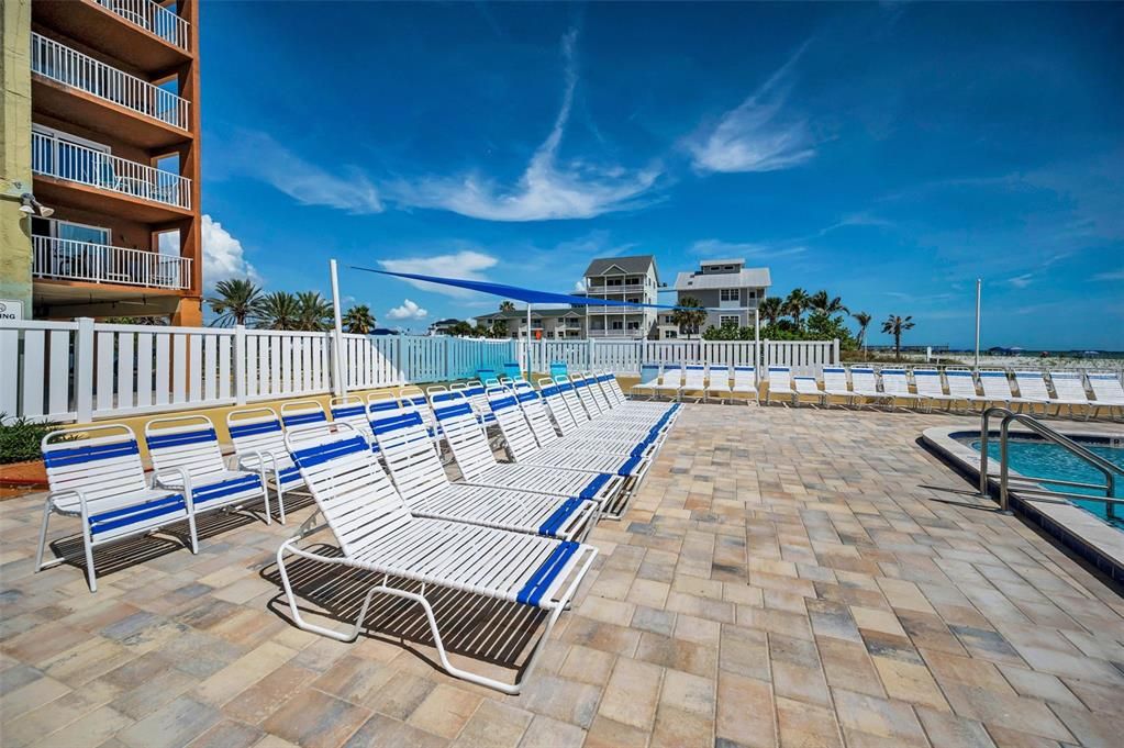For Sale: $729,000 (2 beds, 2 baths, 1130 Square Feet)