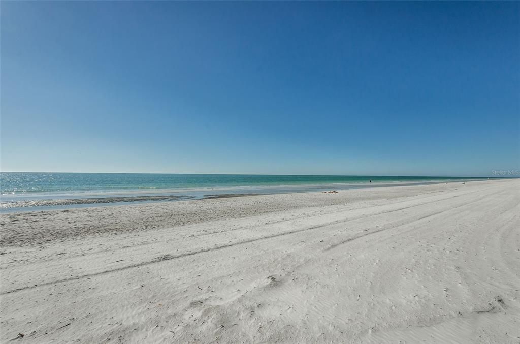 For Sale: $729,000 (2 beds, 2 baths, 1130 Square Feet)