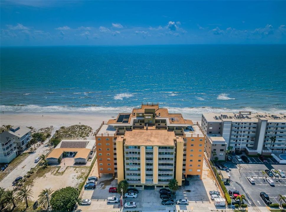 For Sale: $729,000 (2 beds, 2 baths, 1130 Square Feet)