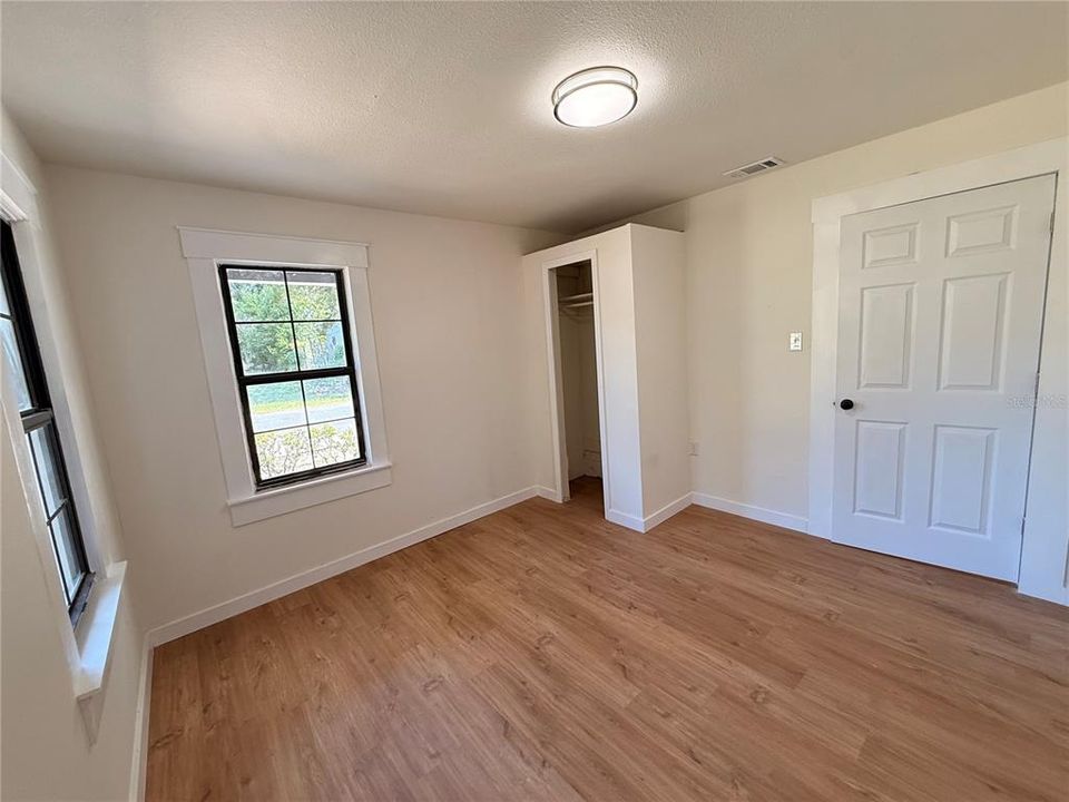 For Sale: $210,000 (3 beds, 2 baths, 972 Square Feet)
