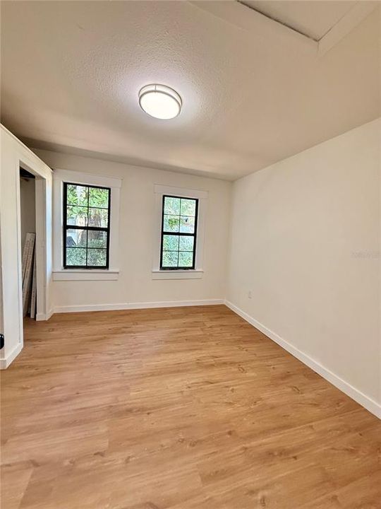 For Sale: $210,000 (3 beds, 2 baths, 972 Square Feet)