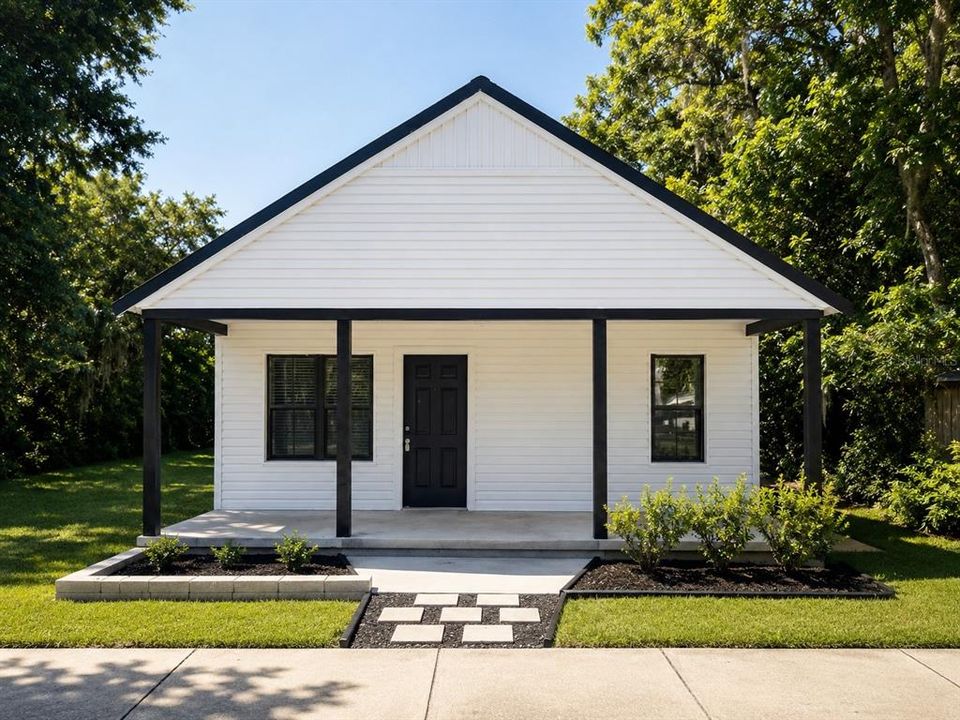 For Sale: $210,000 (3 beds, 2 baths, 972 Square Feet)
