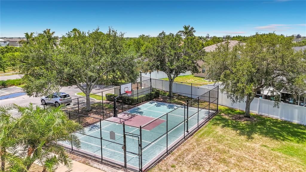 For Sale: $284,900 (3 beds, 2 baths, 1611 Square Feet)