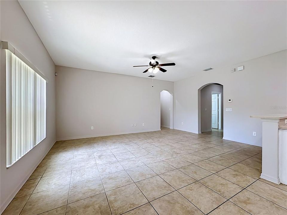 For Sale: $284,900 (3 beds, 2 baths, 1611 Square Feet)