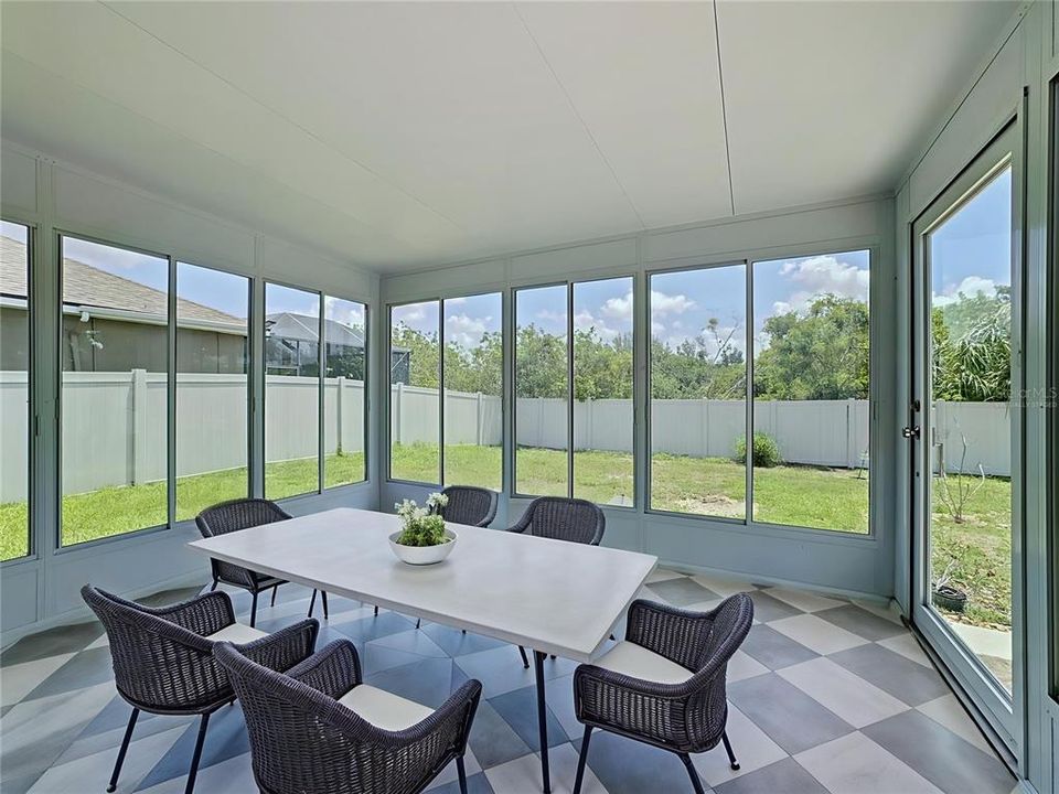 For Sale: $284,900 (3 beds, 2 baths, 1611 Square Feet)