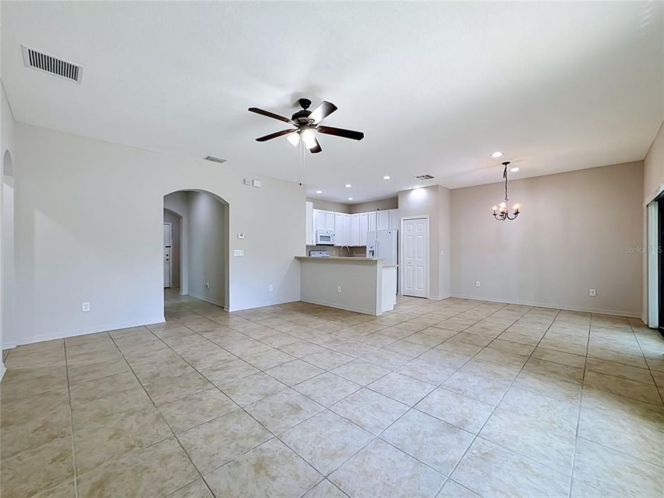 For Sale: $284,900 (3 beds, 2 baths, 1611 Square Feet)