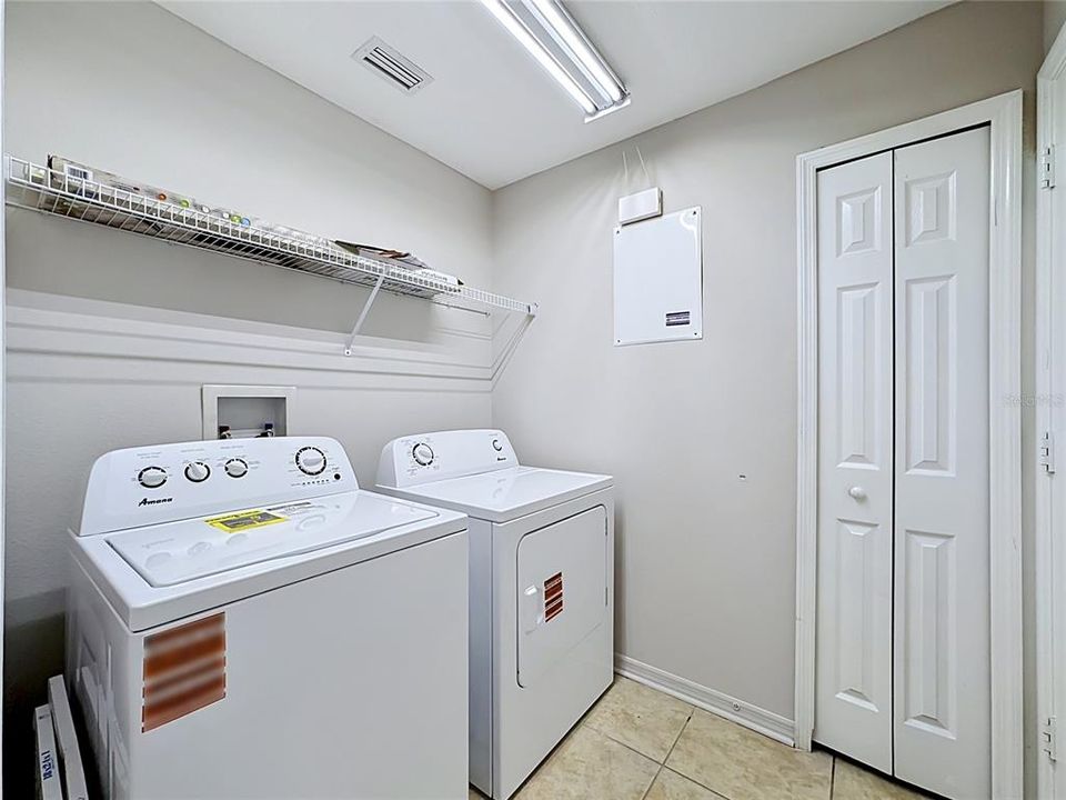 For Sale: $284,900 (3 beds, 2 baths, 1611 Square Feet)