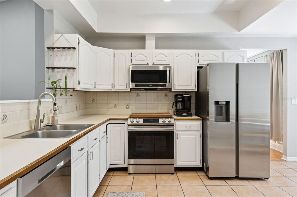 Active With Contract: $599,000 (4 beds, 2 baths, 2253 Square Feet)