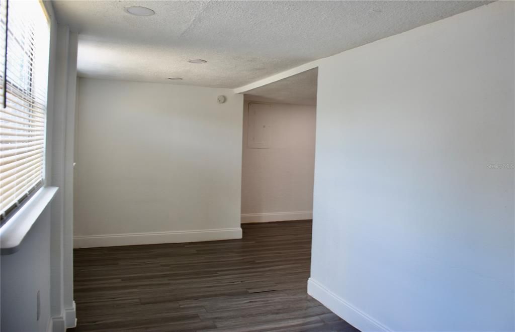 For Sale: $275,000 (4 beds, 2 baths, 1204 Square Feet)