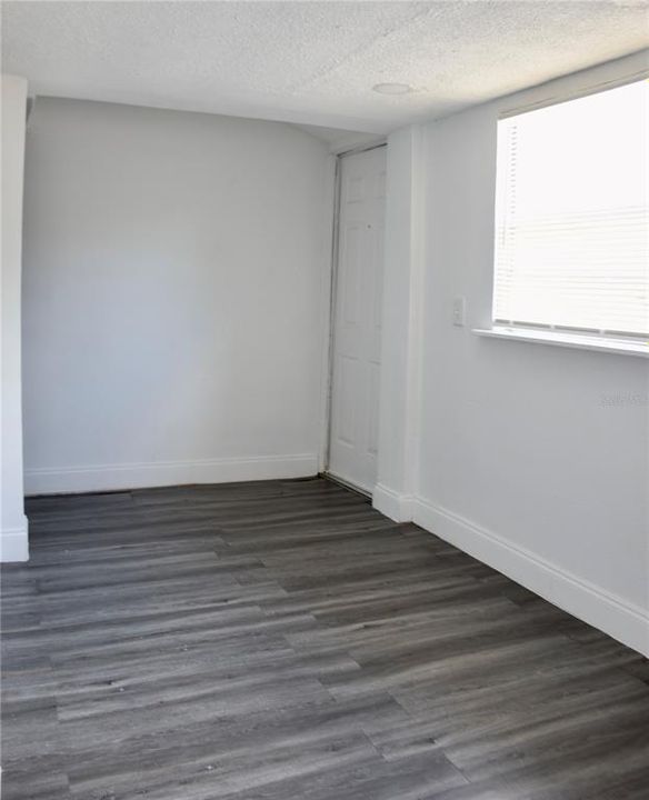For Sale: $275,000 (4 beds, 2 baths, 1204 Square Feet)