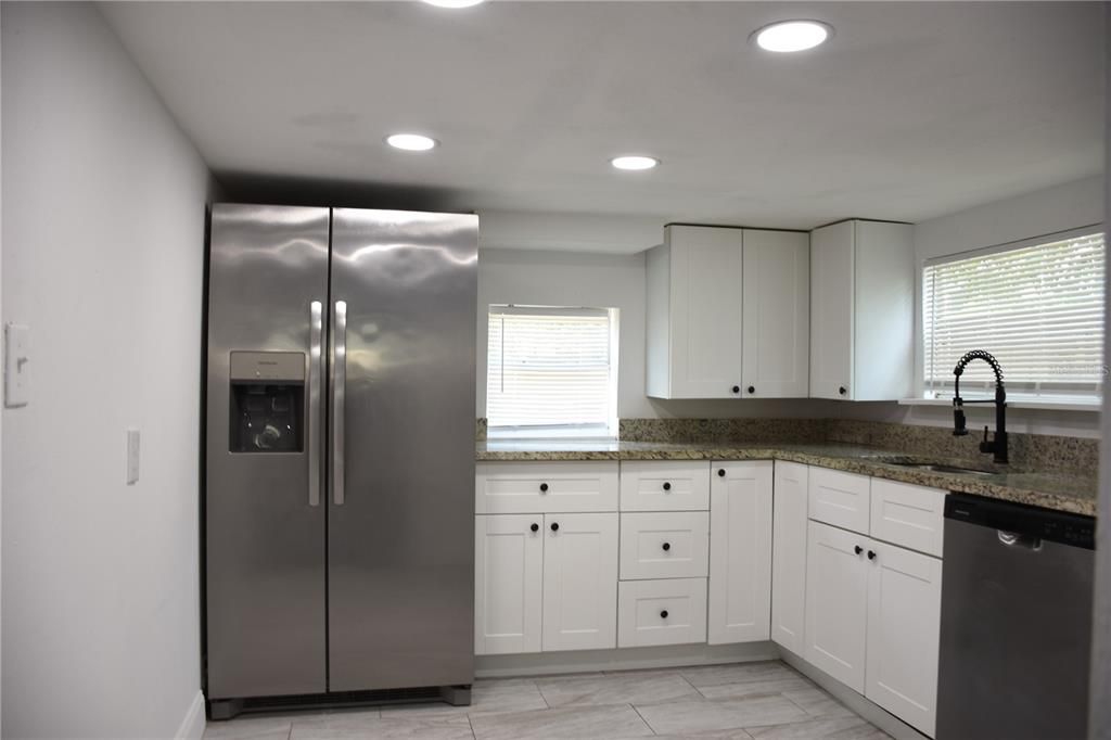 For Sale: $275,000 (4 beds, 2 baths, 1204 Square Feet)