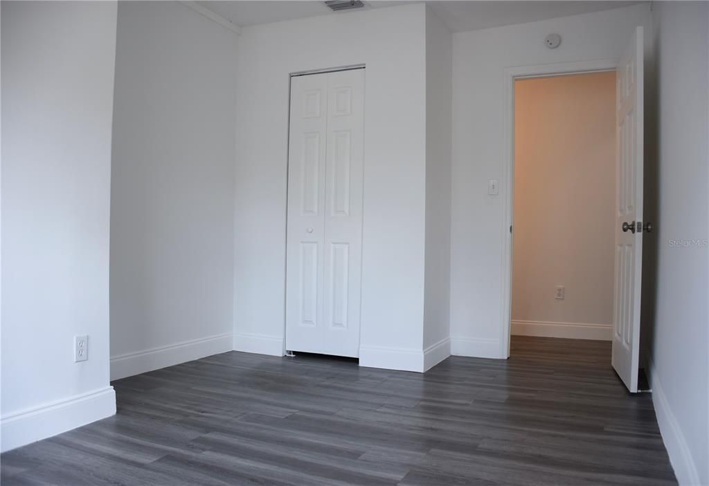 For Sale: $275,000 (4 beds, 2 baths, 1204 Square Feet)