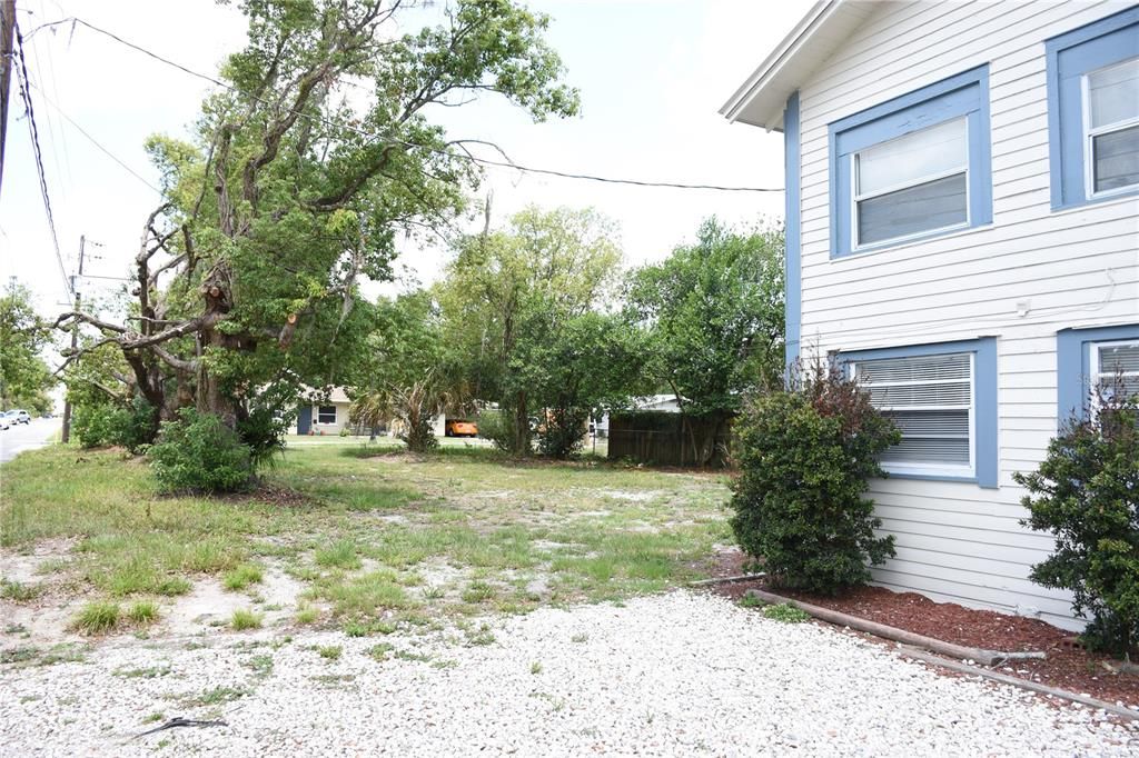 For Sale: $275,000 (4 beds, 2 baths, 1204 Square Feet)