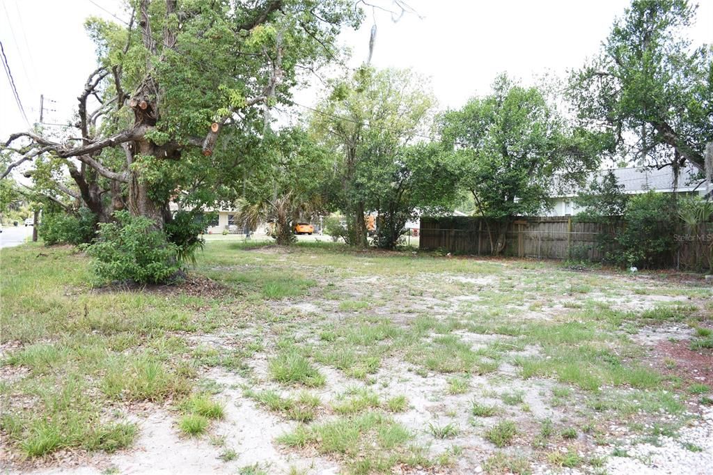 For Sale: $275,000 (4 beds, 2 baths, 1204 Square Feet)