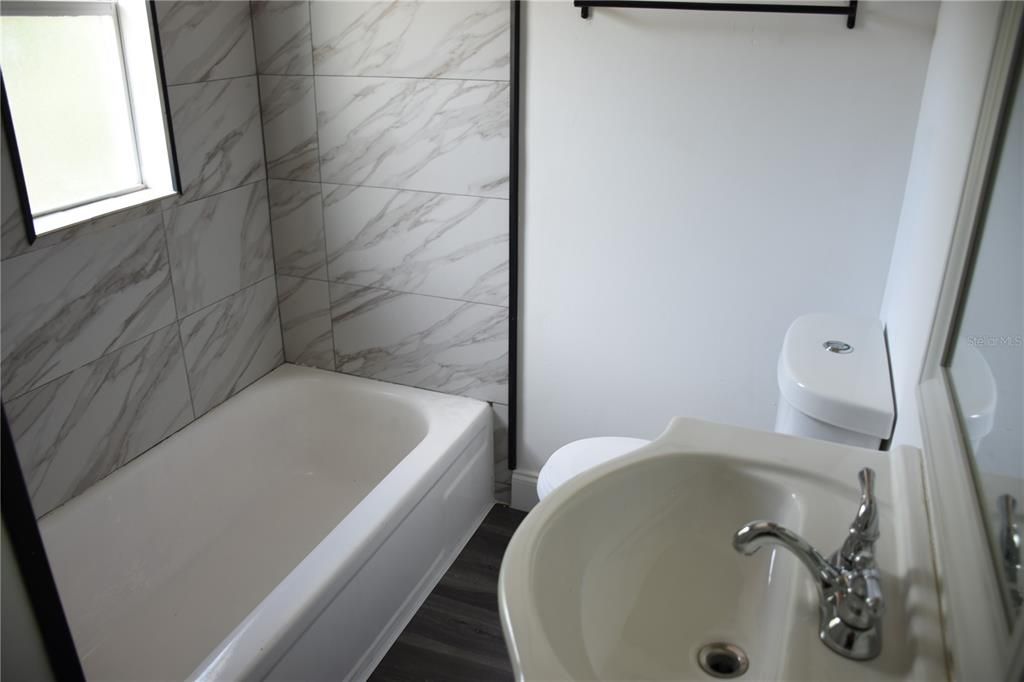 For Sale: $275,000 (4 beds, 2 baths, 1204 Square Feet)
