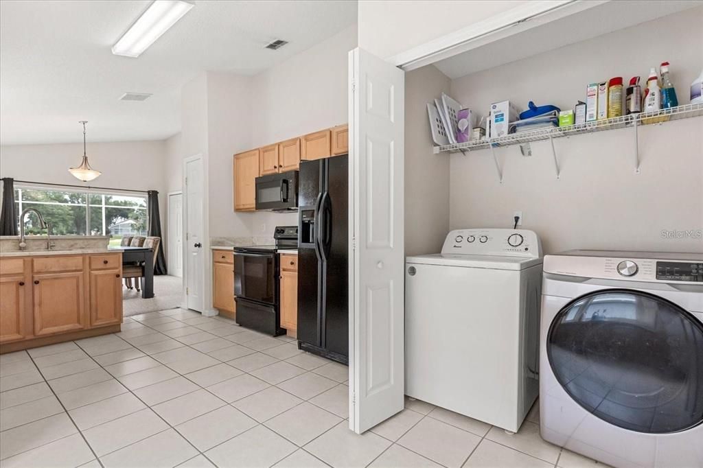 En Venta: $355,000 (3 camas, 2 baños, 1685 Pies cuadrados)