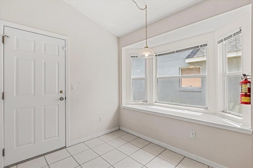 En Venta: $355,000 (3 camas, 2 baños, 1685 Pies cuadrados)