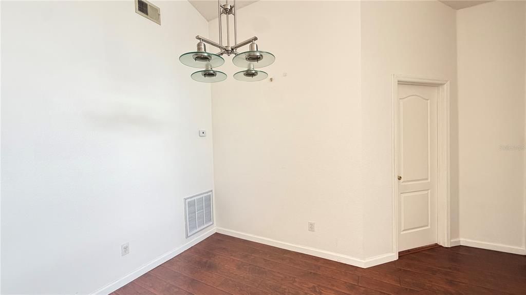 For Sale: $364,990 (3 beds, 2 baths, 1376 Square Feet)