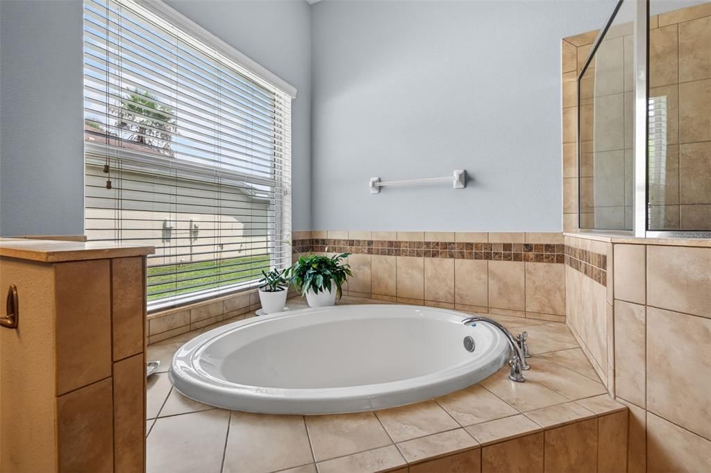 For Sale: $485,000 (4 beds, 3 baths, 2665 Square Feet)