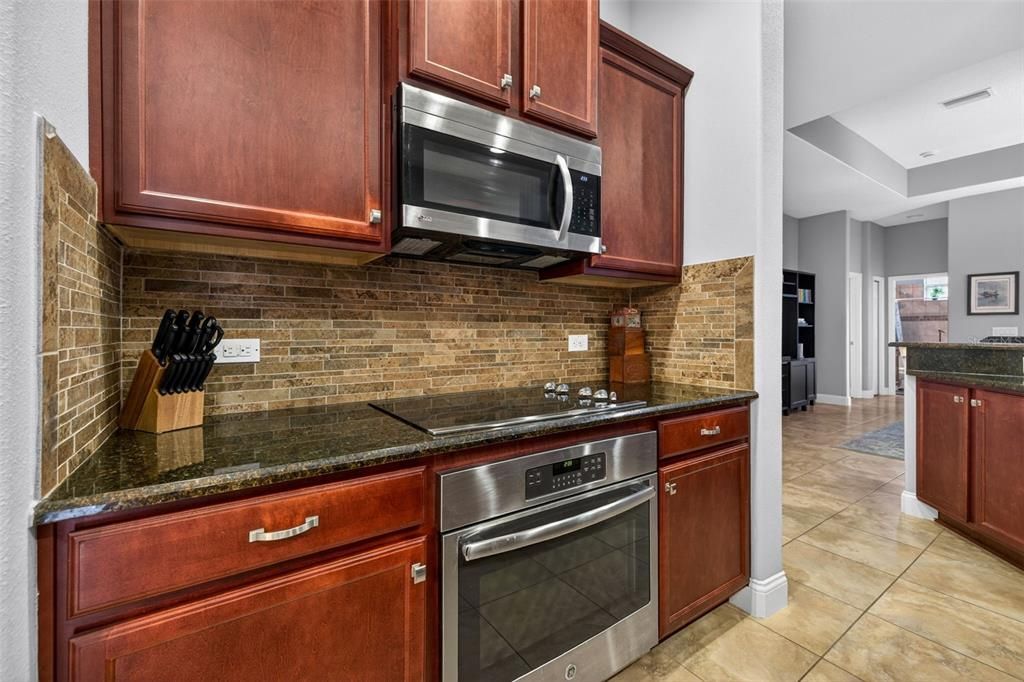 For Sale: $485,000 (4 beds, 3 baths, 2665 Square Feet)