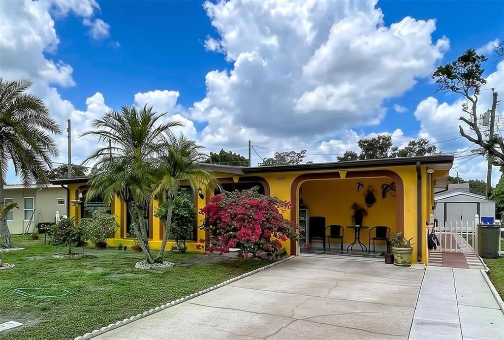 For Sale: $379,900 (2 beds, 2 baths, 1321 Square Feet)