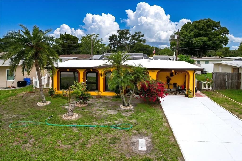 For Sale: $379,900 (2 beds, 2 baths, 1321 Square Feet)