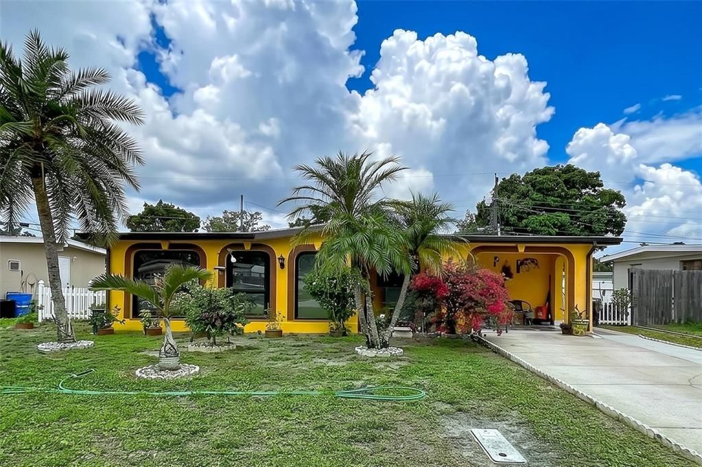 For Sale: $379,900 (2 beds, 2 baths, 1321 Square Feet)