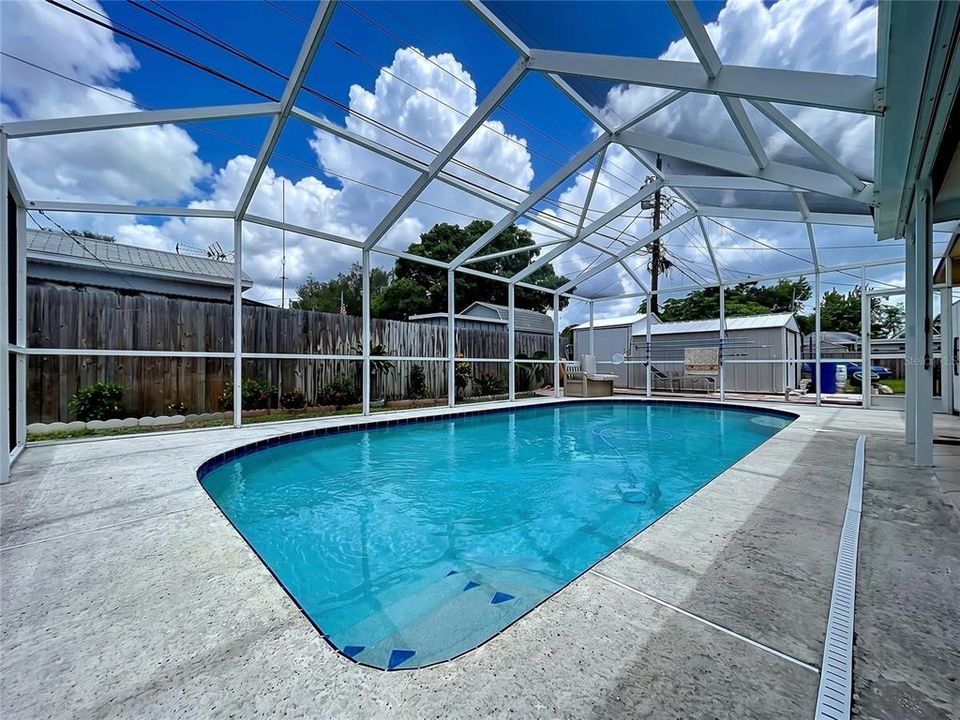 For Sale: $379,900 (2 beds, 2 baths, 1321 Square Feet)