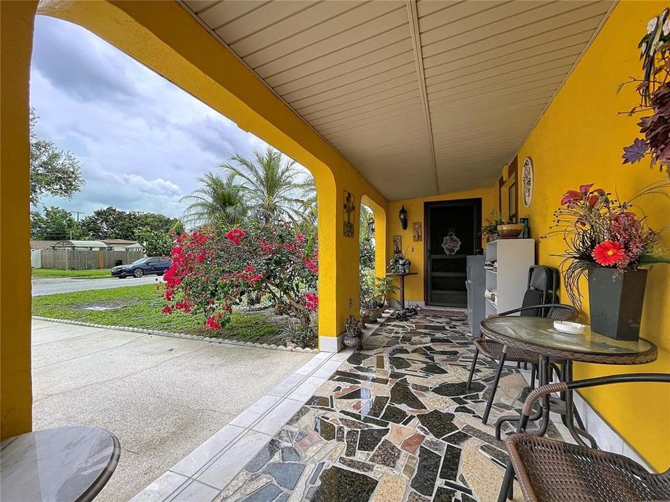 For Sale: $379,900 (2 beds, 2 baths, 1321 Square Feet)