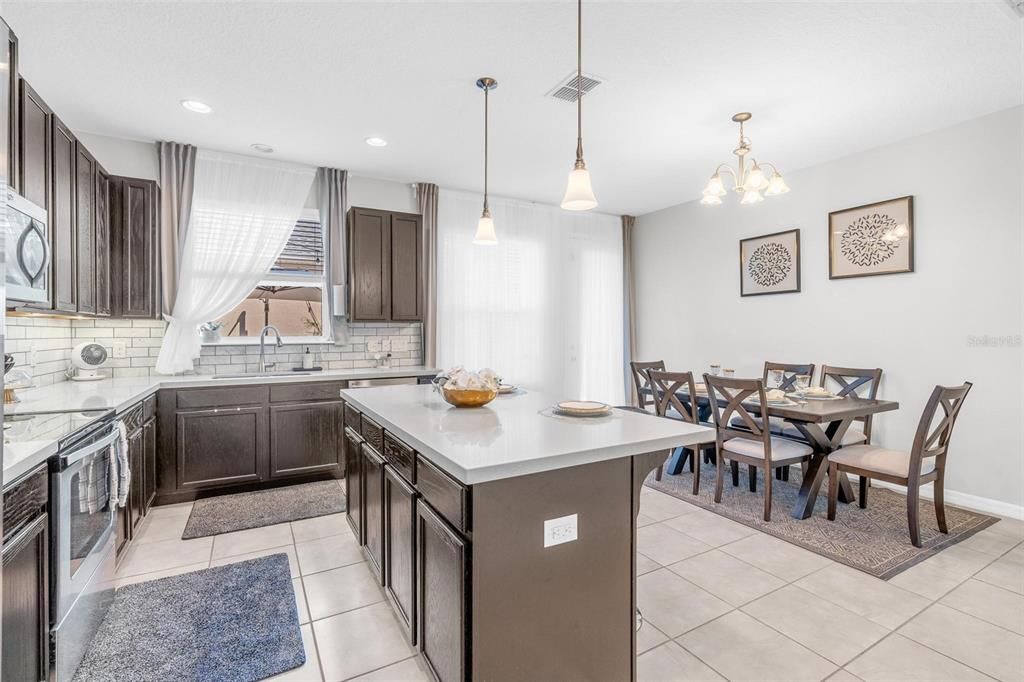 En Venta: $459,000 (3 camas, 2 baños, 1539 Pies cuadrados)
