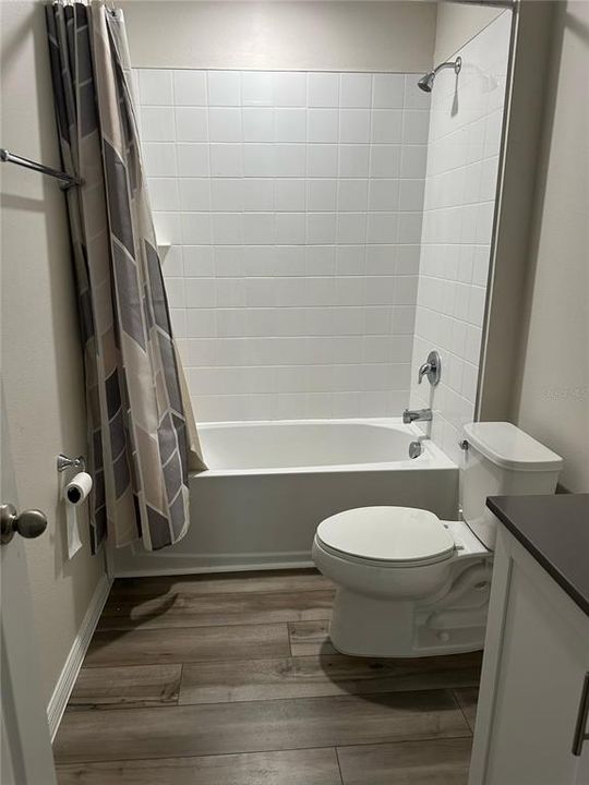 For Sale: $369,900 (5 beds, 3 baths, 2640 Square Feet)