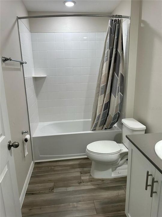 For Sale: $369,900 (5 beds, 3 baths, 2640 Square Feet)