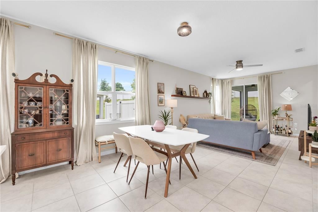 Active With Contract: $450,000 (4 beds, 2 baths, 1644 Square Feet)