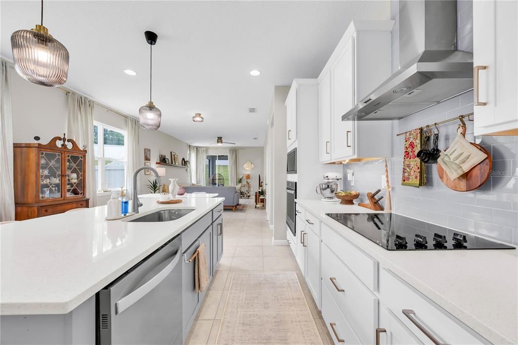 Active With Contract: $450,000 (4 beds, 2 baths, 1644 Square Feet)