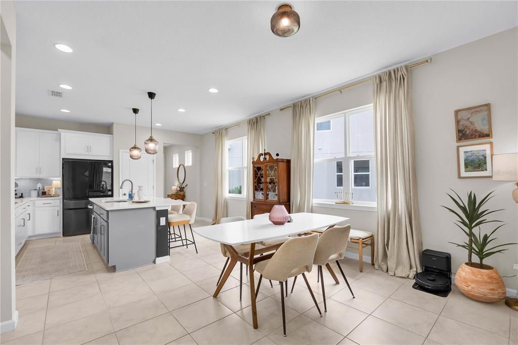 Active With Contract: $450,000 (4 beds, 2 baths, 1644 Square Feet)
