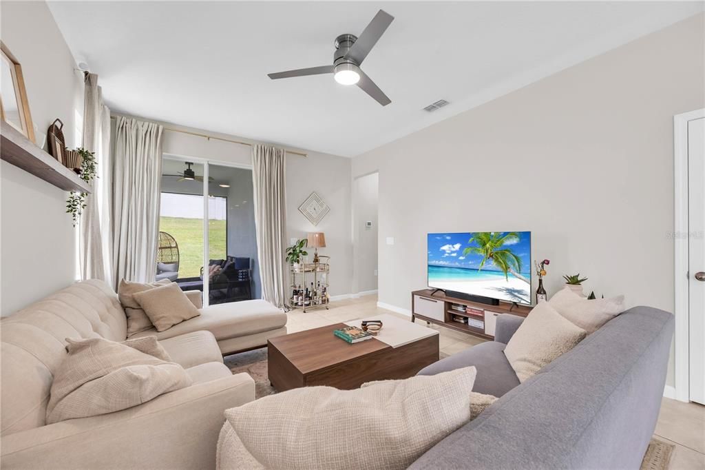 Active With Contract: $450,000 (4 beds, 2 baths, 1644 Square Feet)