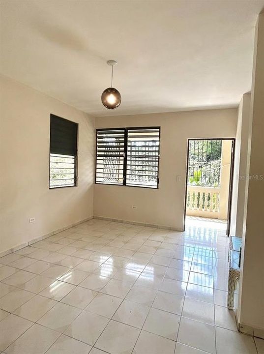 For Sale: $260,000 (5 beds, 2 baths, 2467 Square Feet)
