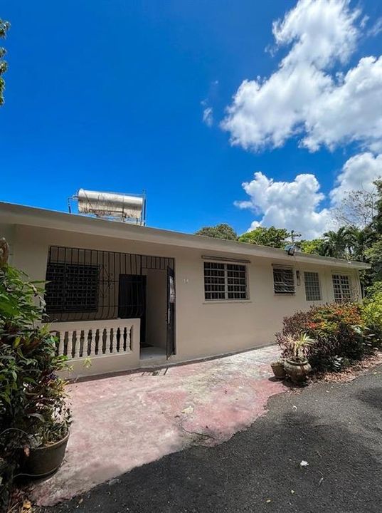 For Sale: $260,000 (5 beds, 2 baths, 2467 Square Feet)