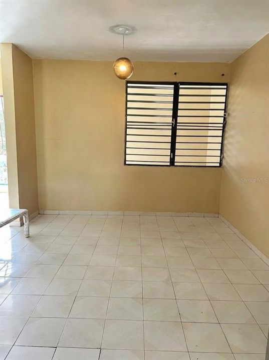 For Sale: $260,000 (5 beds, 2 baths, 2467 Square Feet)