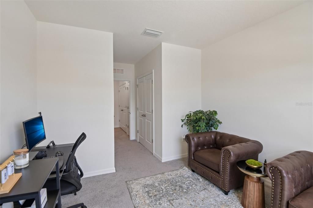 For Sale: $299,900 (3 beds, 2 baths, 1673 Square Feet)