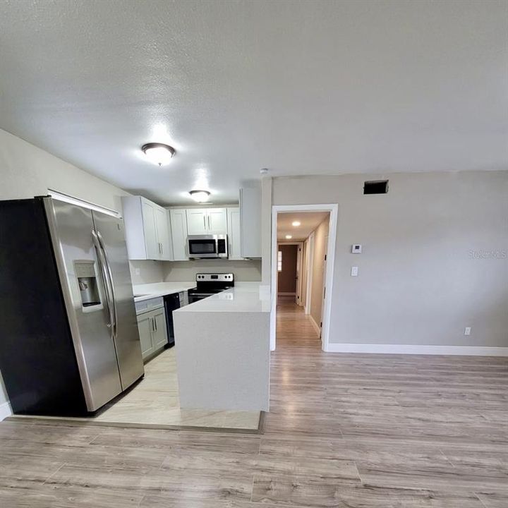 For Sale: $325,000 (4 beds, 3 baths, 1648 Square Feet)
