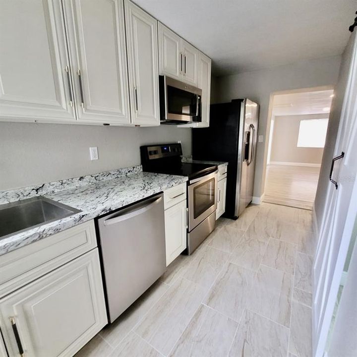 For Sale: $325,000 (4 beds, 3 baths, 1648 Square Feet)