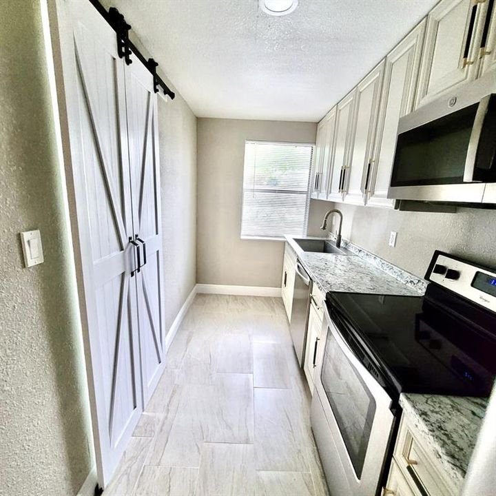 For Sale: $325,000 (4 beds, 3 baths, 1648 Square Feet)