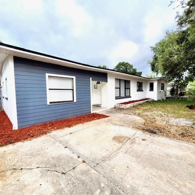 For Sale: $325,000 (4 beds, 3 baths, 1648 Square Feet)